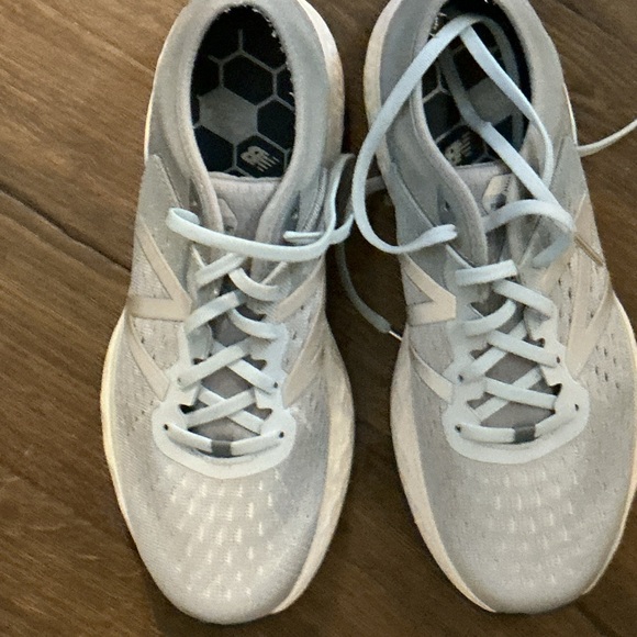 New Balance Fresh Foam 1080 v9 Running Shoes | Women’s 9.5 | Light Blue - Picture 5 of 14